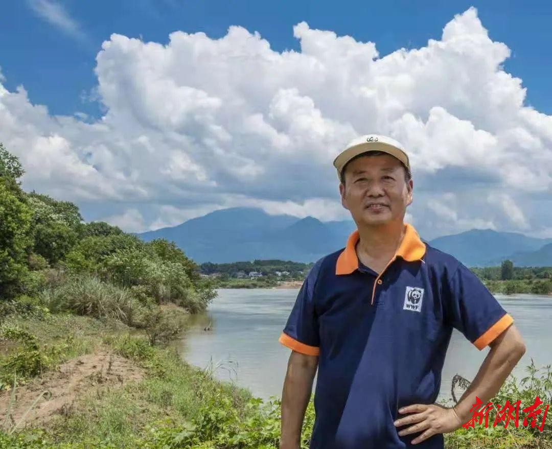 他潜心几十年，为一条追赶太阳的河流“立传”
