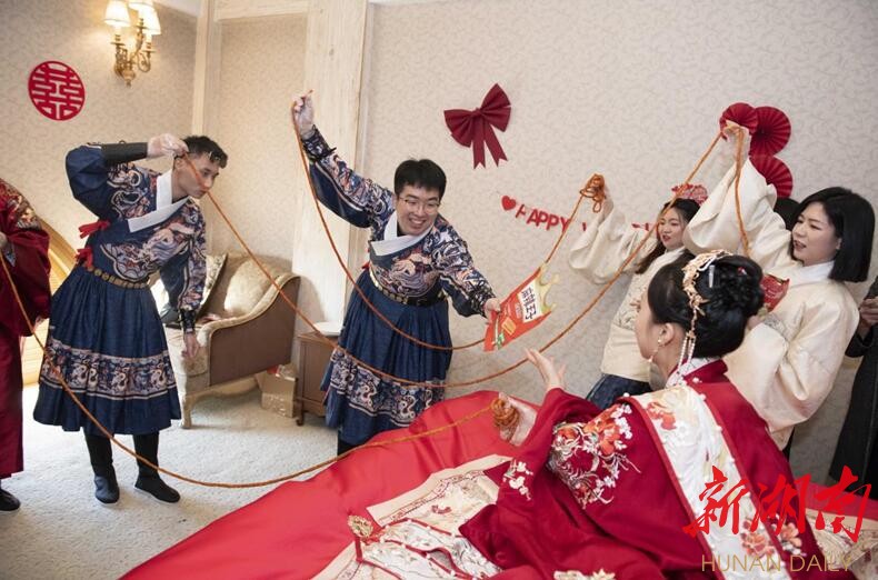 线上销量破亿元！平江辣条凭什么持续“出圈”
